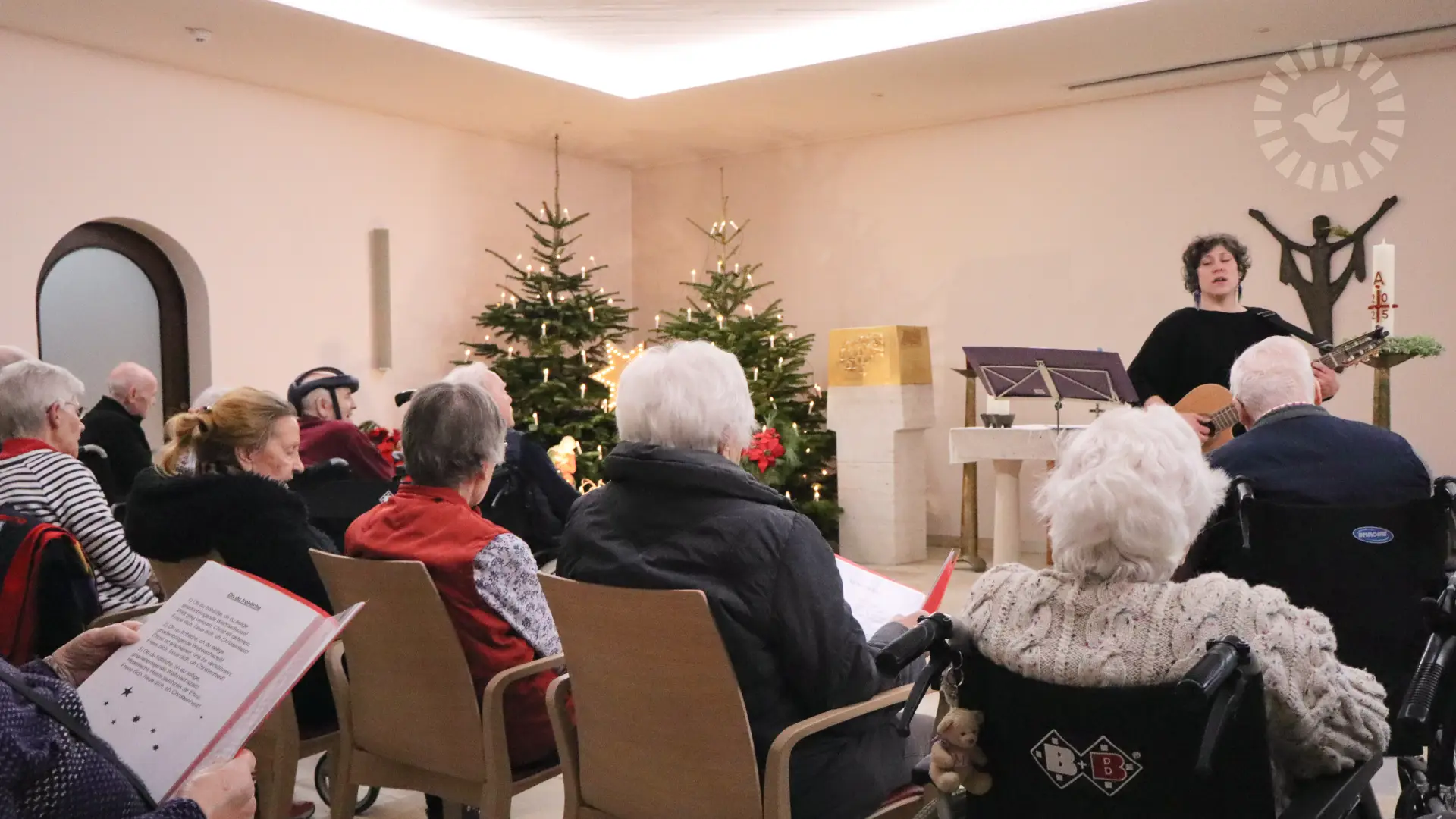 2025-12-14 Advent - Gitarrenkonzert im St. Joseph Stift mit Jana Fedyk 2